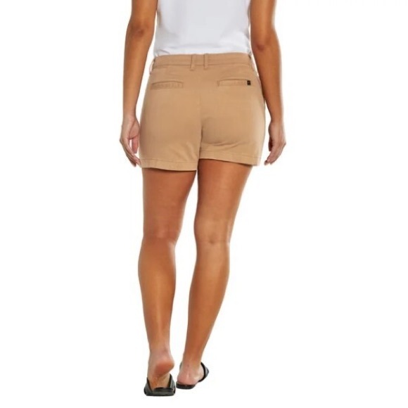 ⭐️ Banana Republic Women's Beige Shorts - Picture 2 of 10